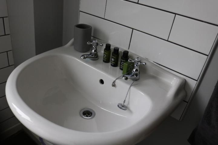诺丁汉Charming 2 Bed House - Family Friendly别墅 客房 照片